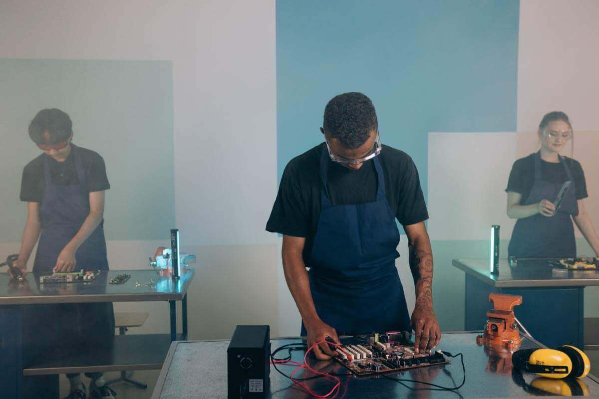 鴻海產品工程師