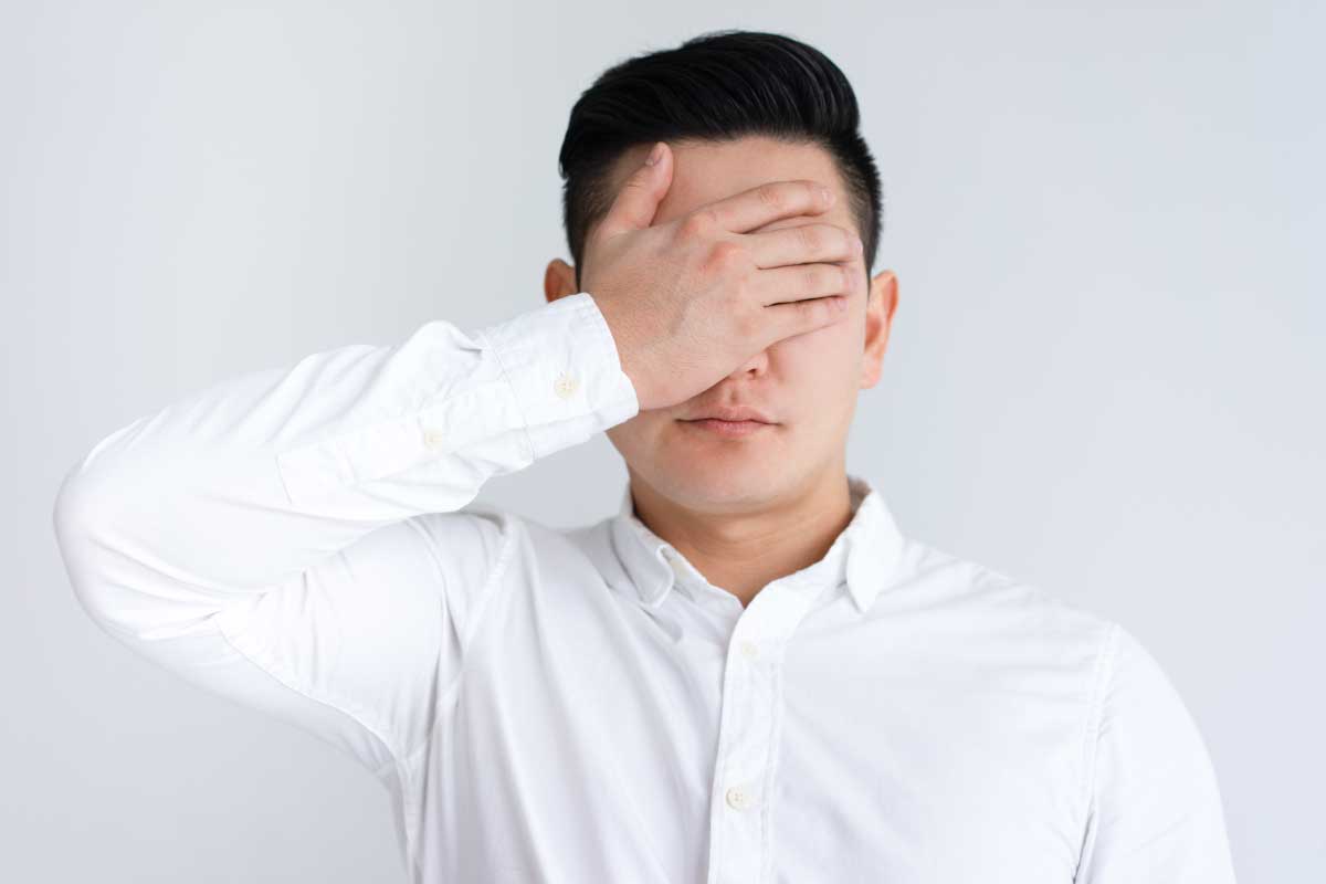 額頭突然長很多小痘痘